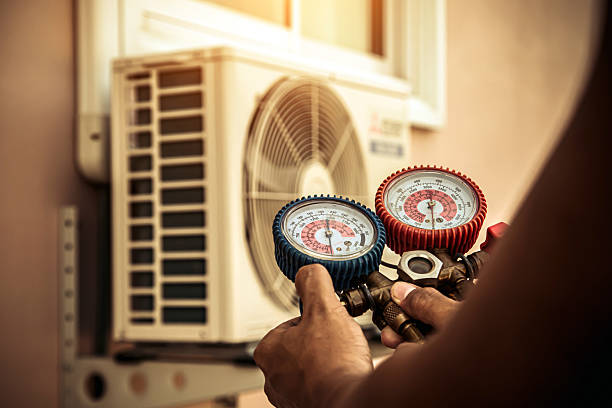 Professional Hvac Installation technician working in Santa Ana, CA